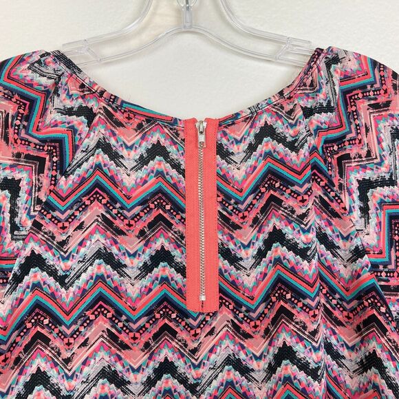 Xhilaration Women's Top Size S Geometric Aztec Black Trim 3/4 Bell Sleeve Hippie - Picture 5 of 6